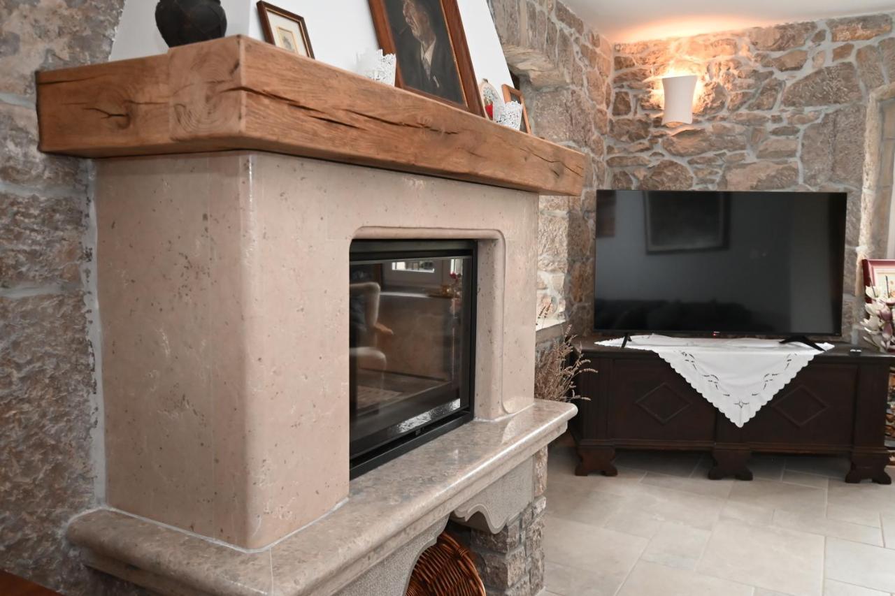 Villa Mavrici, Neighbors Free Бузет Экстерьер фото